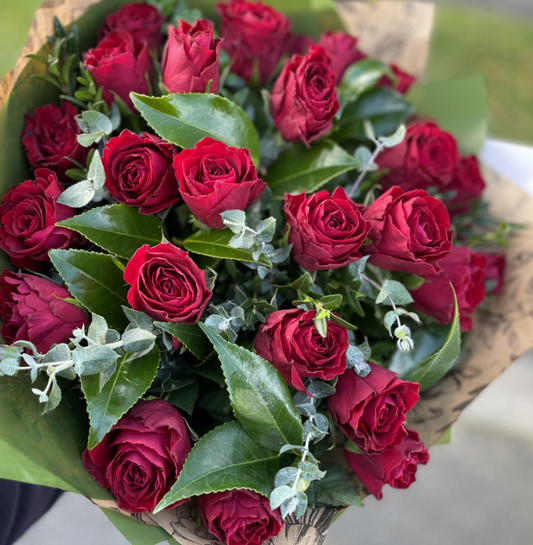 Very much in love（30 red roses）